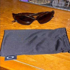 Women’s Oakley sunglasses